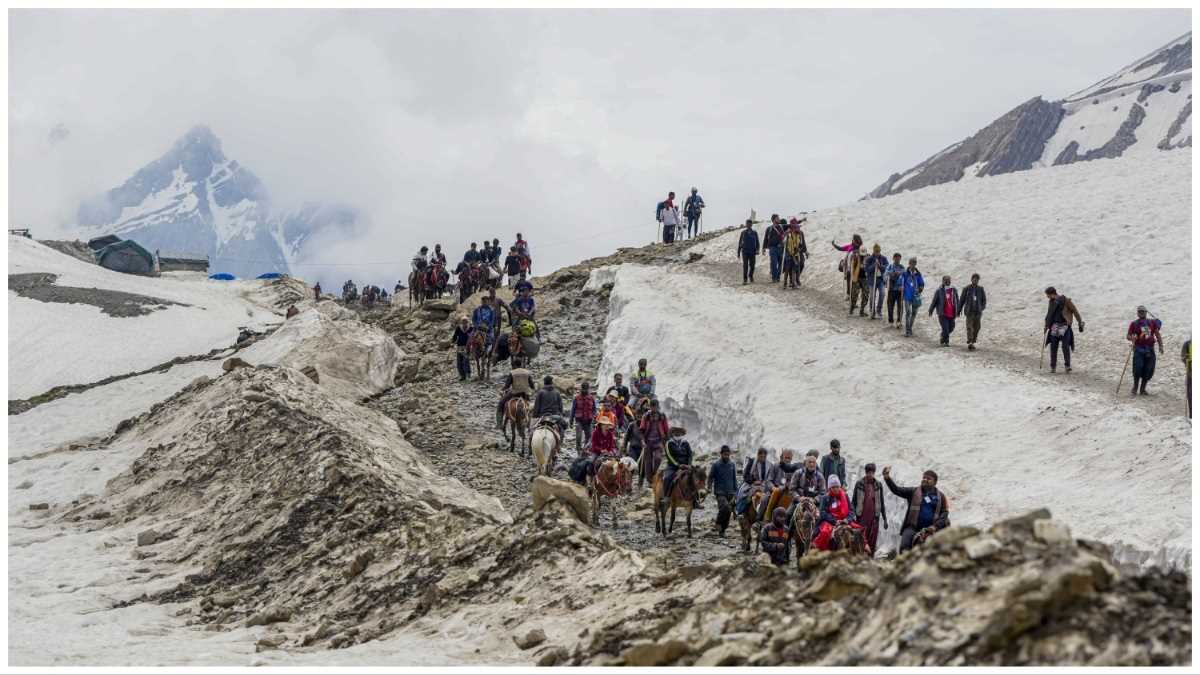 18 दिनों में 3.38 लाख से अधिक श्रद्धालुओं ने किए बाबा बर्फानी के दर्शन